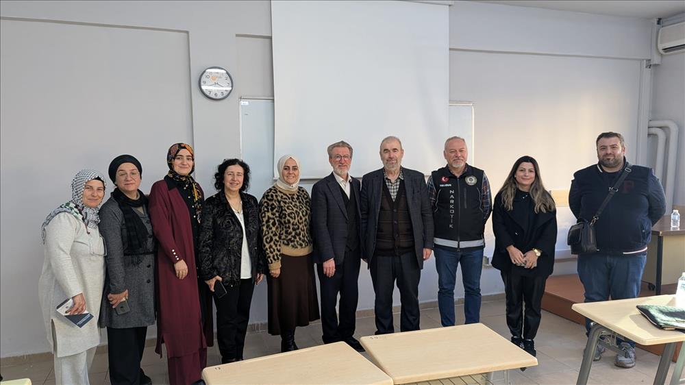 Fakültemizde “Sosyal Hizmet Penceresinden İnsan Hakları” Paneli Gerçekleştirildi