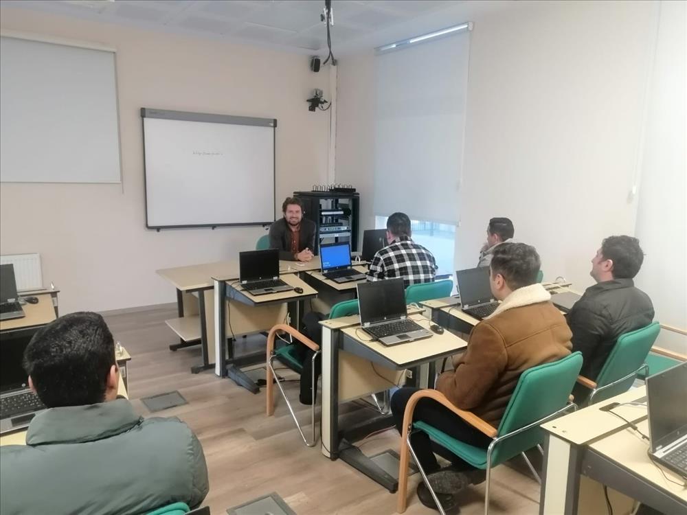 Yeni Medya ve İletişim Bölümü’nden Polislere Yönelik Eğitim Semineri